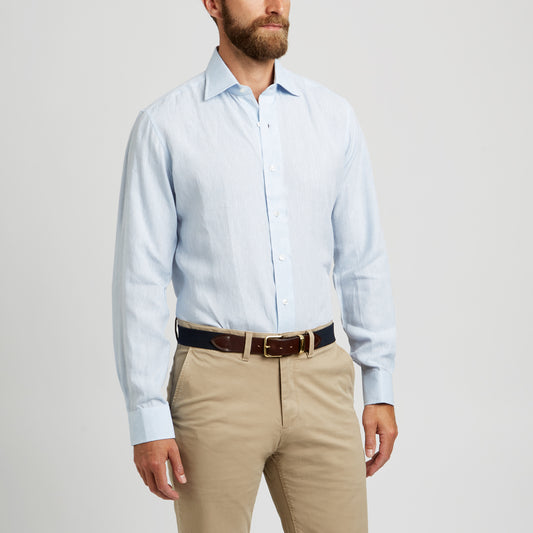 Tailored Fit Bank Collar Linen Button Cuff Shirt in Sky on model