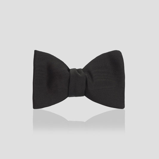 Plain Moire 2.5" Thistle Sized Bow Tie in Black