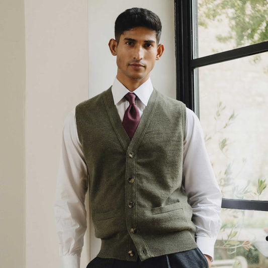 Wilton Scottish Cashmere Sleeveless Cardigan in Loden Green