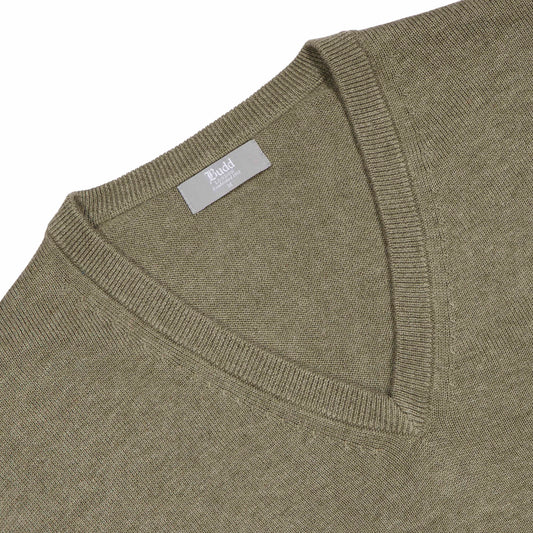 Drayton Cotton and Cashmere Fine Knit V-Neck Jumper in Laurel Green