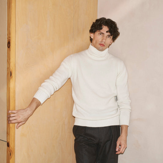 Plain Cashmere Roll Neck Jumper in Undyed White