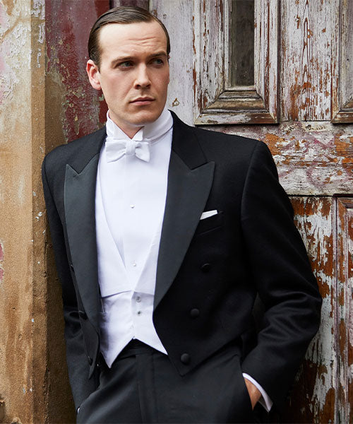 Model wearing white tie for how to wear white tie feature