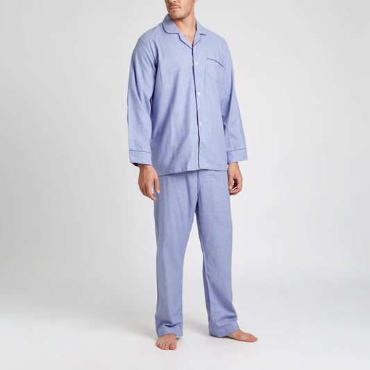 Plain Cotton and Cashmere Pyjamas in Lilac on model