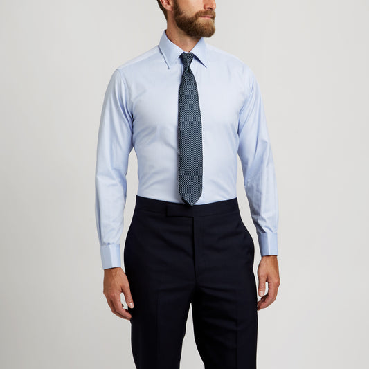 Tailored Fit Swiss Organic Pinpoint Double Cuff Shirt in Blue on model